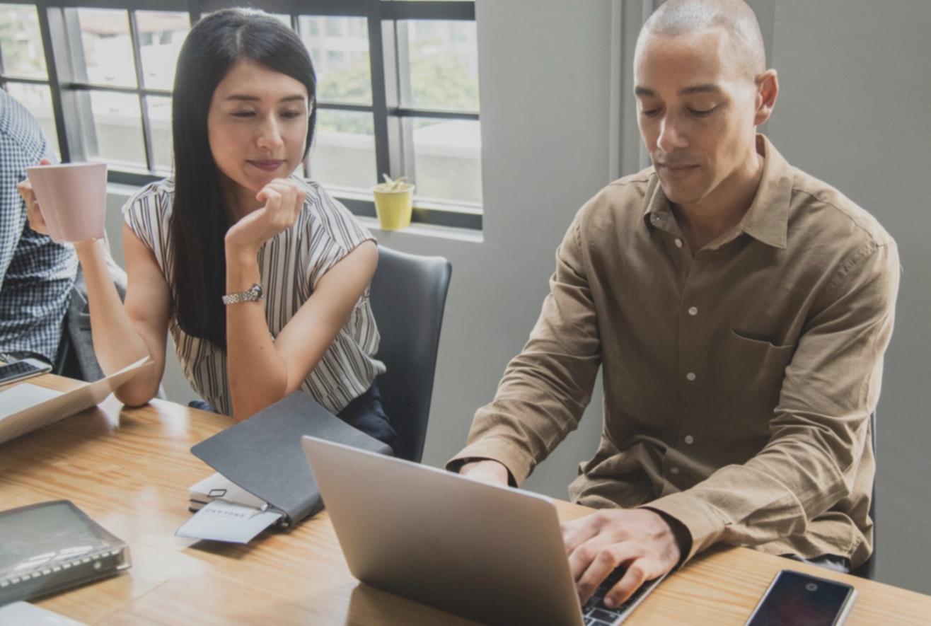 Detaillierte Finanzanalyse mit verschiedenen Kennzahlen